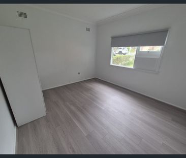 3 Bedroom Home with Large Backyard space!!! - Photo 3