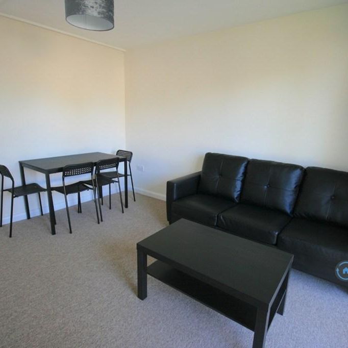 3 bedroom flat to rent - Photo 1