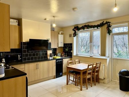 Room in a Shared Flat, Larch House, SE16 - Photo 4