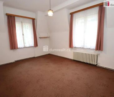 Prostorný slunný byt 4+1 ve třetím patře secesní cihlové budovy v c... - Photo 1