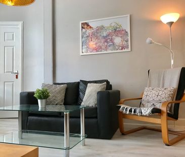 1 Bed Flat, Easter Road, EH6 - Photo 2