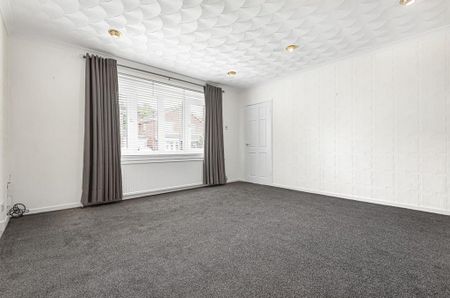 4 bedroom detached house to rent - Photo 2