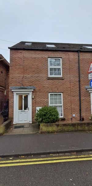 5 bedroom property to rent - Photo 1