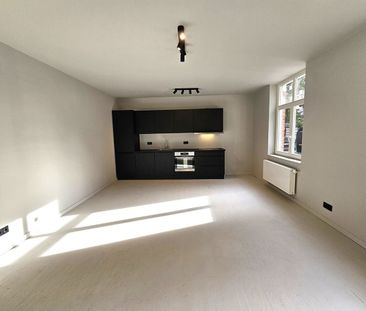 Appartement te huur in Brussel voor € 1.200 met 1 slaapkamer - Photo 1