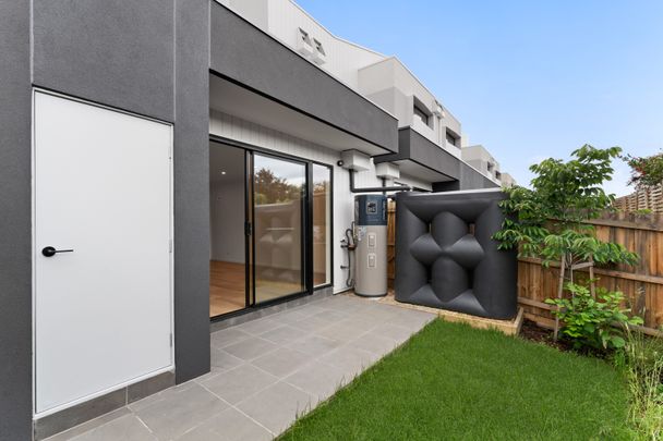 37 Currawong Street, Preston VIC 3072 - Townhouse For Rent | Domain - Photo 1