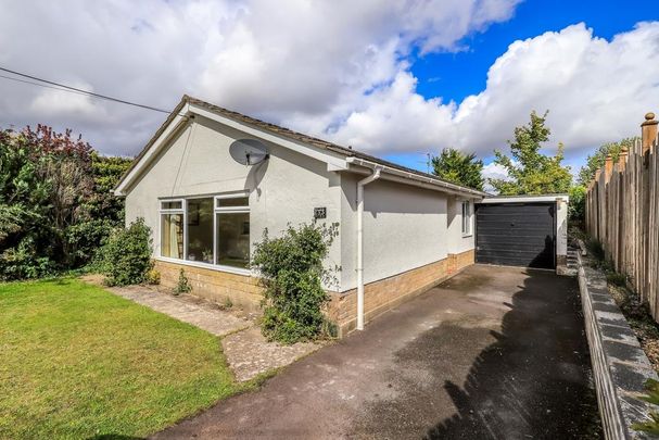 3 bedroom detached bungalow to rent - Photo 1