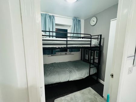 3 Bed Semi-Detached House, Tunnel Road, L7 - Photo 3