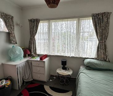 Bright 3‑Bed Room Home Near Schools and Hospital! - Photo 2