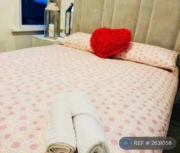 5 bedroom semi-detached house to rent - Photo 1