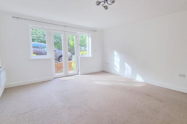 2 bedroom ground floor flat to rent - Photo 1