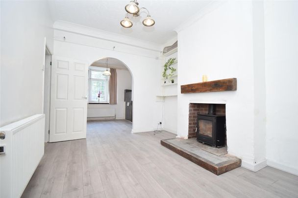 Wakefield Road, Kinsley, Pontefract - Photo 1