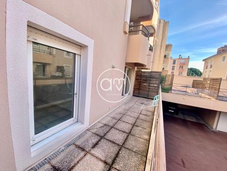 Location Appartement 2 pièces 39m² HYERES 83400 - Photo 4