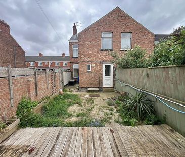 Terraced House to rent on - Photo 5