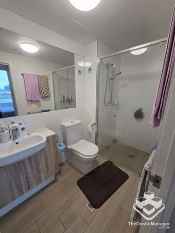 Stylish Riverside Living! - Photo 4