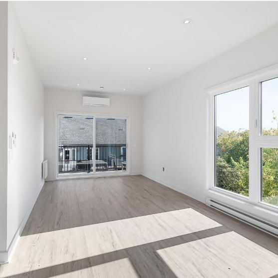 Nouveau 4½ à louer — à deux pas du R.E.M.Deux-Montagnes! - Photo 1