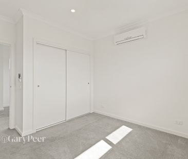 2/35 Station St, Burwood VIC 3125 - Townhouse For Rent | Domain - Photo 3