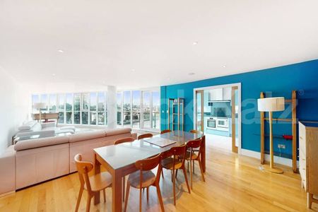 Stunning 3 bed 3 bath overlooking the Thames - Photo 2