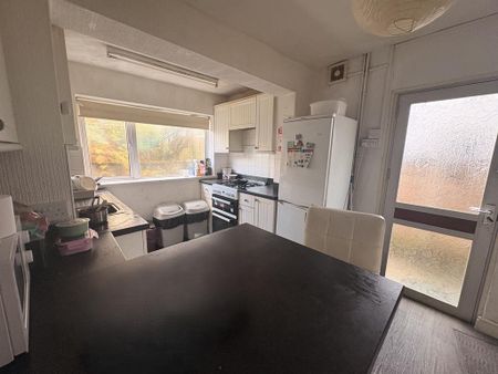 4 bedroom house to rent - Photo 4