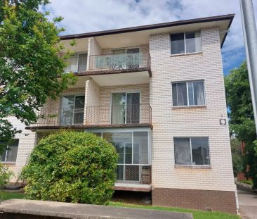 “Charming Two Bedroom Apartment” - Photo 1