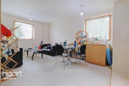 2 bedroom apartment to rent - Photo 2