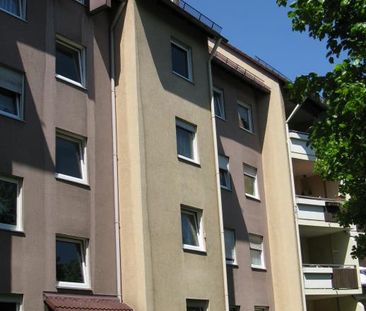 modernisierte 3-Zimmer-Wohnung mit Balkon im 4. Stock (ohne Aufzug) - Foto 1