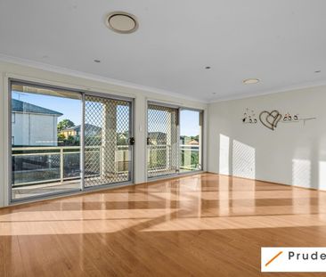 Spacious Family Home - Photo 3
