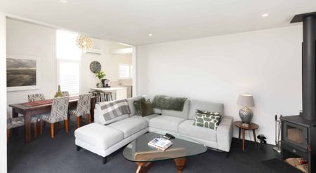 Beautifully Renovated Home in the Heart of Fendalton - Photo 3