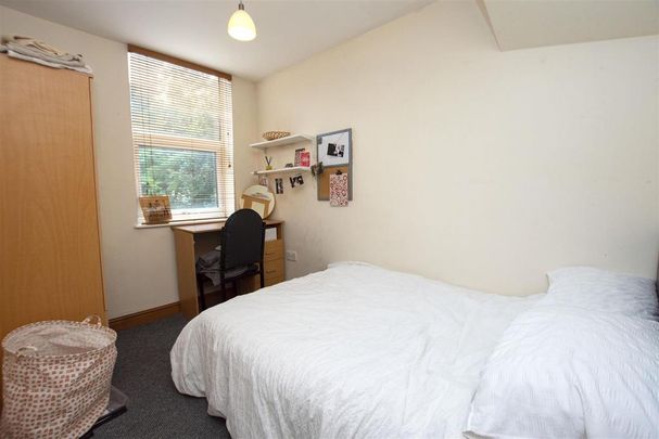 6 bedroom house to rent - Photo 1