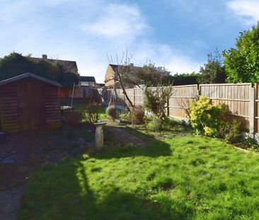 3 bedroom semi-detached house to rent - Photo 5