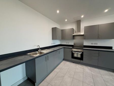 3 bedroom flat to rent - Photo 4