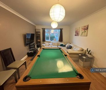 6 bedroom semi-detached house to rent - Photo 1