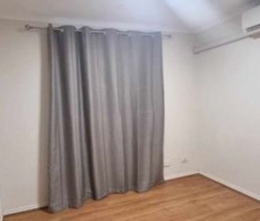 4 BEDROOMS 1 BATH - Photo 4