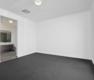 A Lifetime Of Style - Photo 5