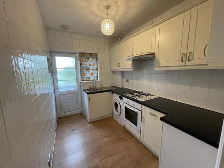 3 bedroom apartment to rent - Photo 5