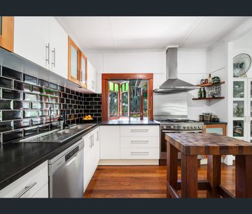 Charming Family Home in Central Nambour - Photo 4