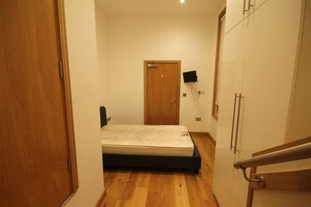 Murton House, Newcastle Upon Tyne - Photo 2