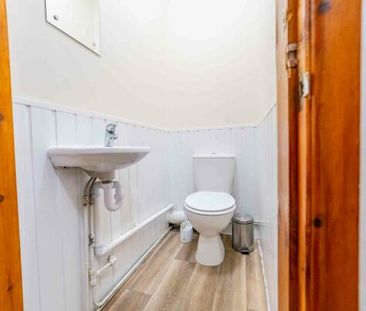 Room 5, 16 Claremont Terrace - Photo 5