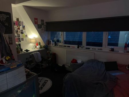 1 bedroom in a house share to rent - Photo 3