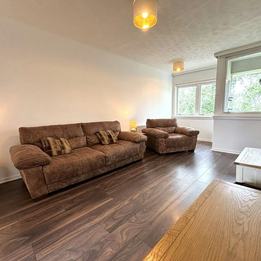 Flat to rent on - Photo 1