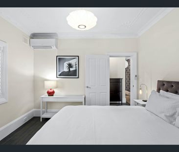 Fully Furnished Modern Art Deco Apartment - Photo 4