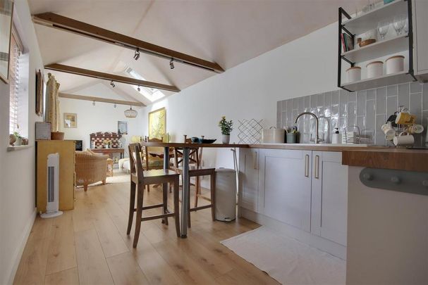 1 bedroom link detached house to rent - Photo 1