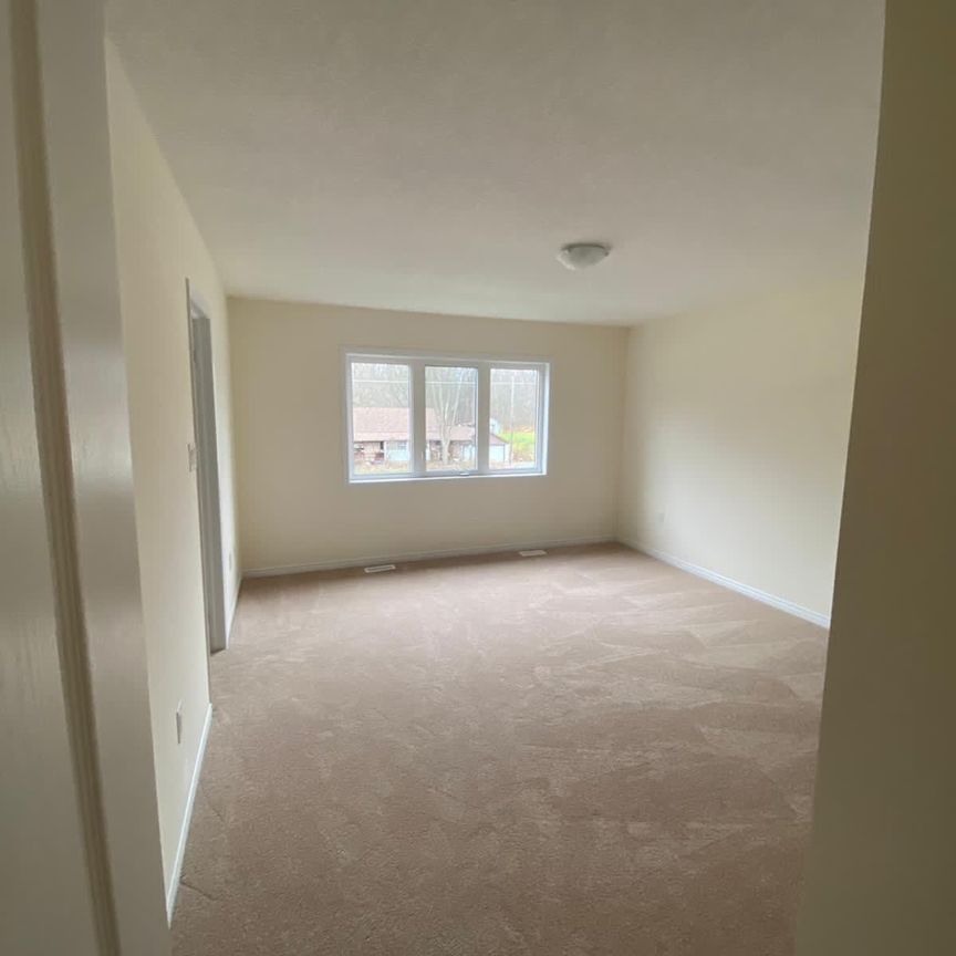 For Lease - 8871 Chickory Trail, Niagara Falls, Ontario - Photo 1