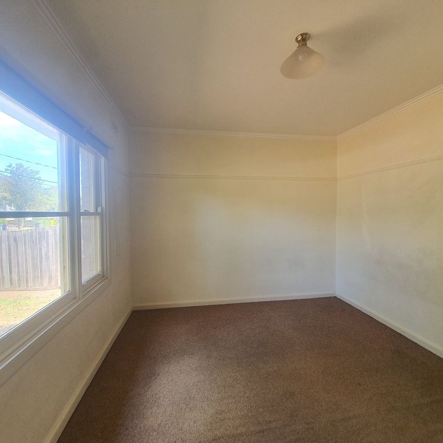 Neat Home with Large Yard, Close to Monash University - Photo 1