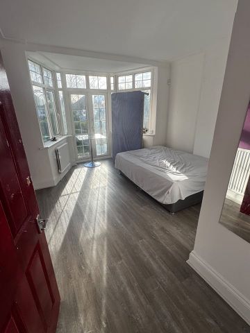 Room in a Shared House, Wickliffe Gardens, HA9 - Photo 4