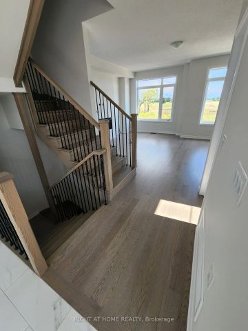 Property For Lease | W9294976 - Photo 5