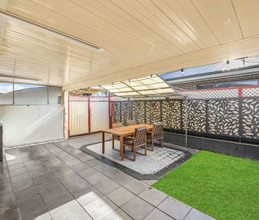 Low Maintenance Family Home - Photo 5