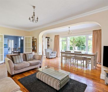 6 bedroom detached house to rent - Photo 3