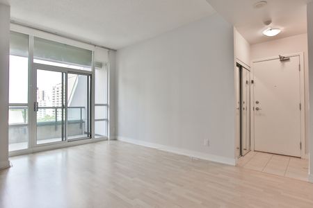 1 Bedroom + Dinning - Photo 3