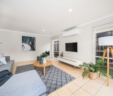 Well appointed and versatile three bedroom residence in quiet and c... - Photo 6