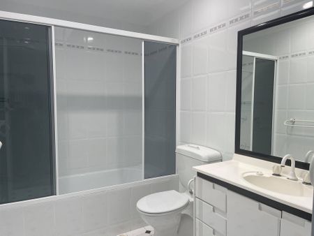 Welcome to Your New Home in the Heart of Georges Hall - Photo 4